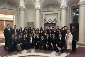 Siswi SMA Labschool Raih Juara Debat Internasional di Yale