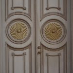 pesona pintu ukir